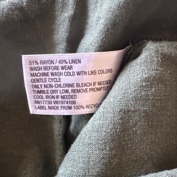 Universal Thread Olive Green Top - Picture 3 of 4